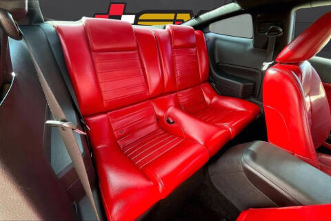 2005 Ford Mustang GT Deluxe