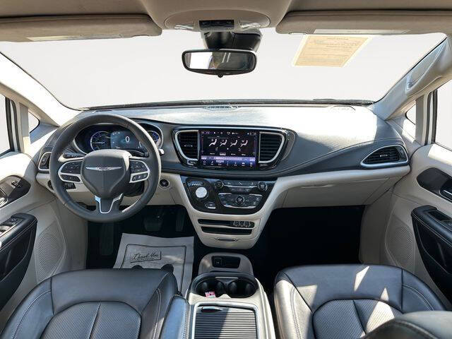 2024 Chrysler Pacifica Plug-In Hybrid Select