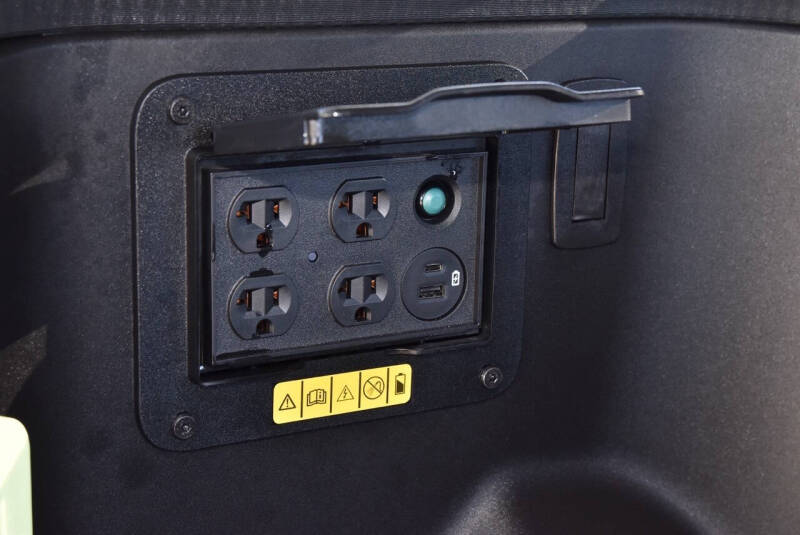 2023 Ford F-150 Lightning Lariat