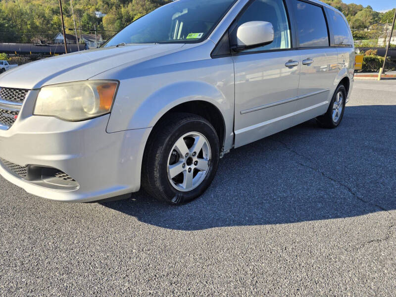 2012 Dodge Grand Caravan for sale at In & Out Used Auto Sales in Bluefield WV