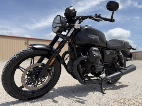 2022 Moto Guzzi V7 Stone E5