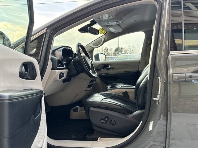 2022 Chrysler Pacifica Touring L