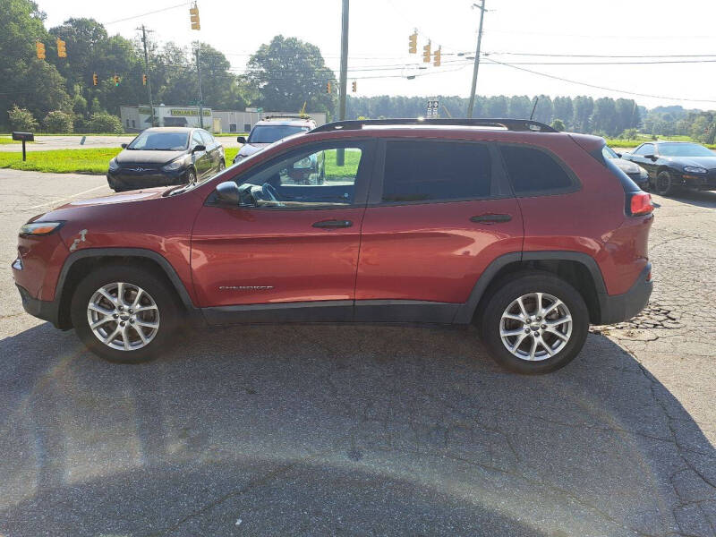2016 Jeep Cherokee Sport
