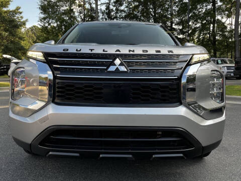 2022 Mitsubishi Outlander ES