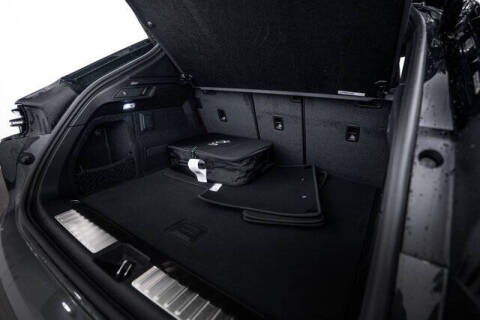 2025 Porsche Macan 4S Electric