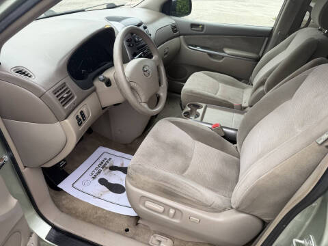 2008 Toyota Sienna CE 7-Passenger
