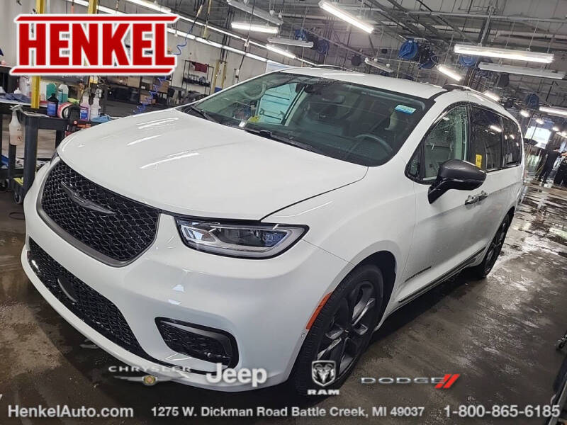 2024 Chrysler Pacifica Touring L