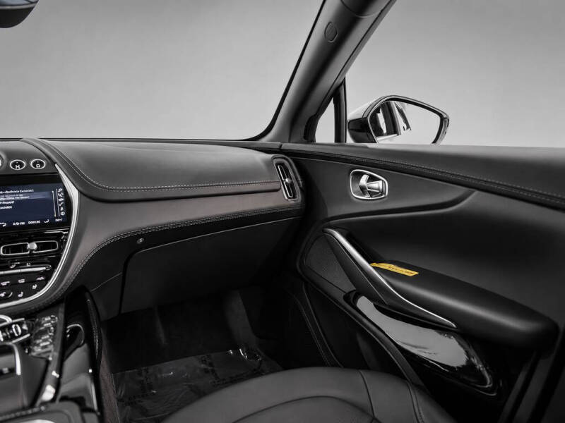 2023 Aston Martin DBX 707