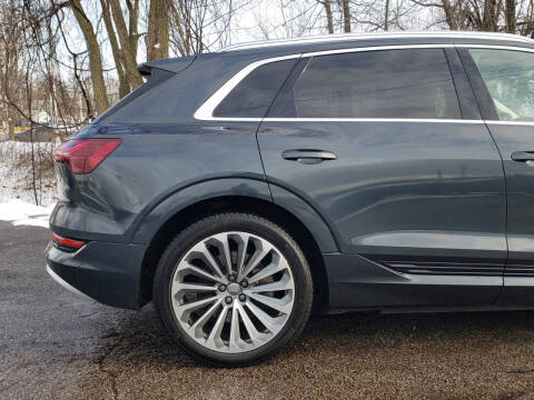 2019 Audi e-tron quattro Prestige