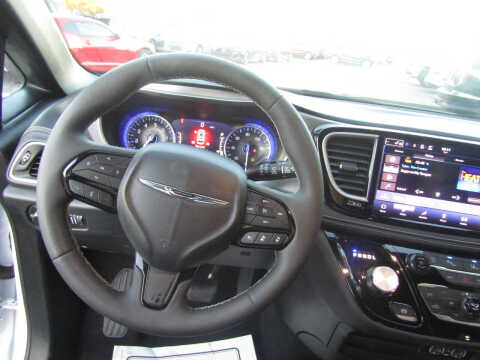 2024 Chrysler Pacifica Touring