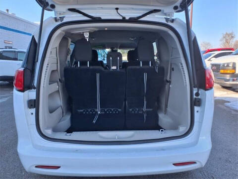 2024 Chrysler Voyager LX