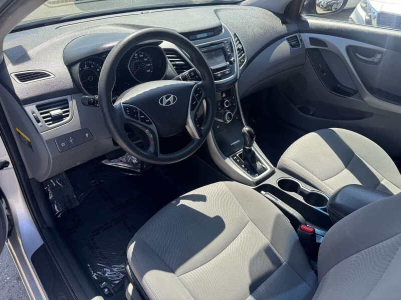 2014 Hyundai Elantra SE