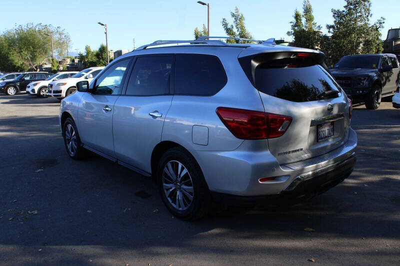 2020 Nissan Pathfinder S