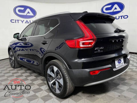2024 Volvo XC40 B5 Plus Bright Theme