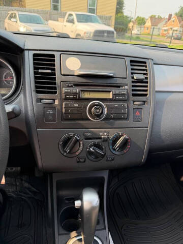 2010 Nissan Versa 1.8 S