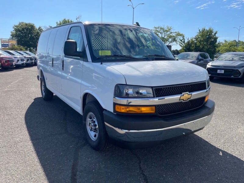 2025 Chevrolet Express 2500