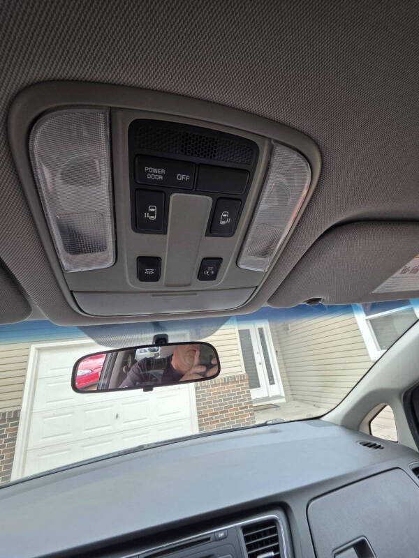 2017 Kia Sedona LX