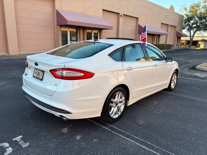 2014 Ford Fusion SE