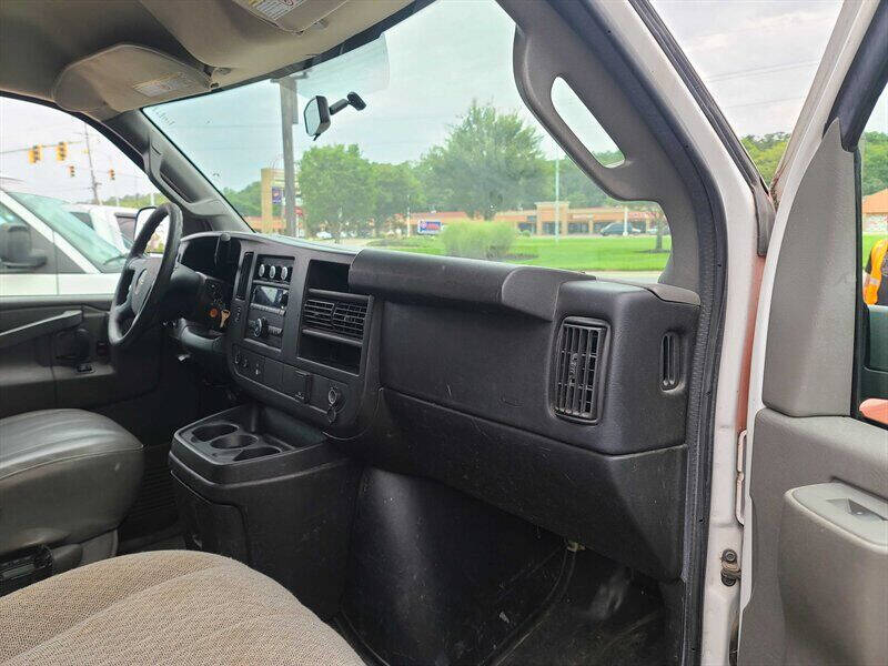 2016 GMC Savana 2500