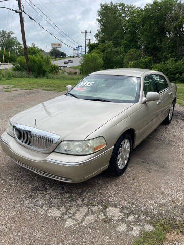 2009 Lincoln Town Car for sale at Holders Auto Sales in Waco TX