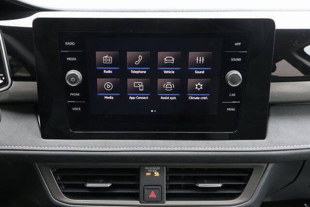 2025 Volkswagen Taos SE Black 4Motion