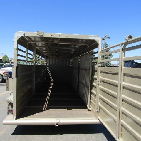 2025 GR 32FT TRAINER STOCK COMBO