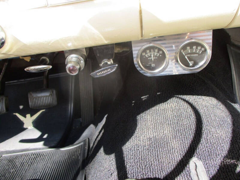 1957 Ford Thunderbird