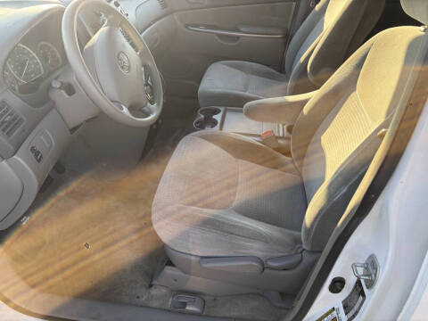 2008 Toyota Sienna CE 7-Passenger