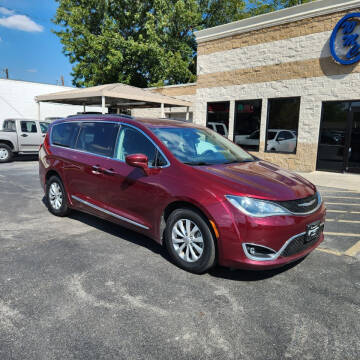 2017 Chrysler Pacifica Touring-L
