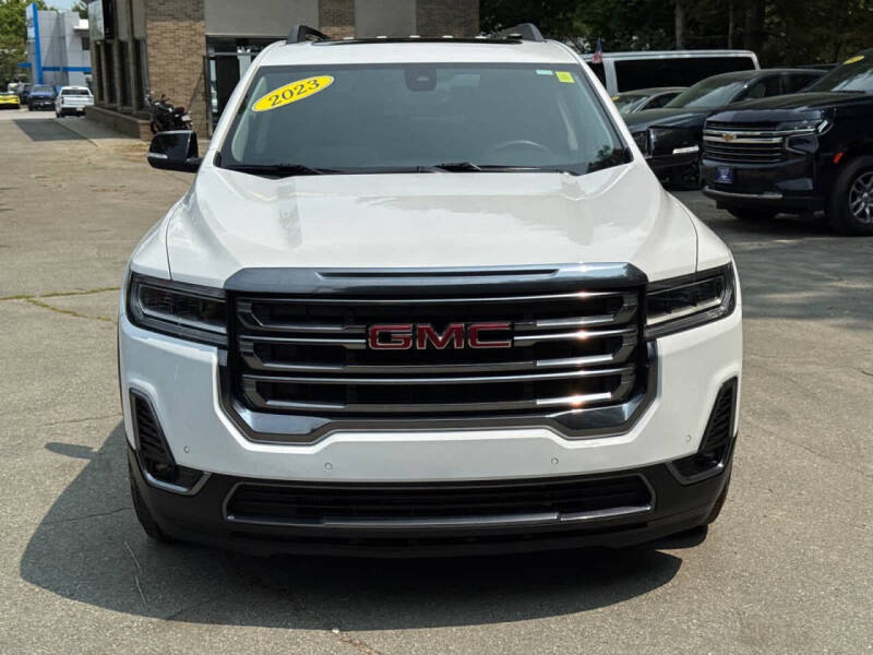 2023 GMC Acadia AT4