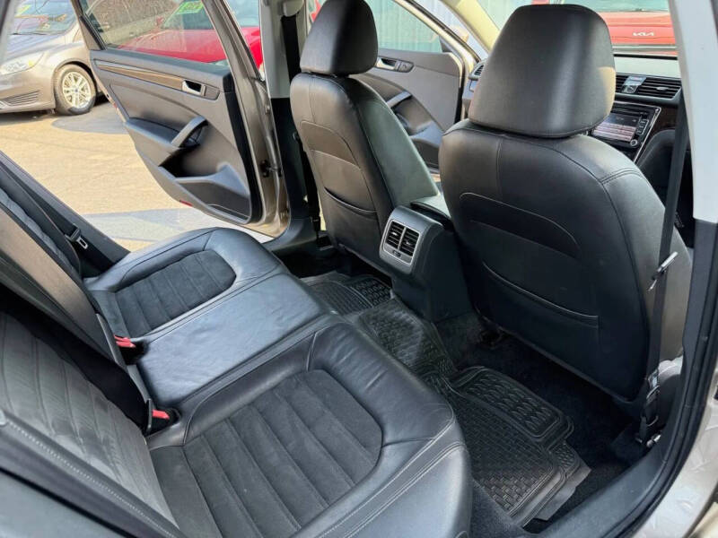 2015 Volkswagen Passat 3.6L V6 SEL Premium