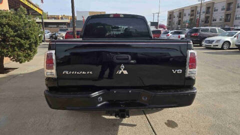2006 Mitsubishi Raider XLS