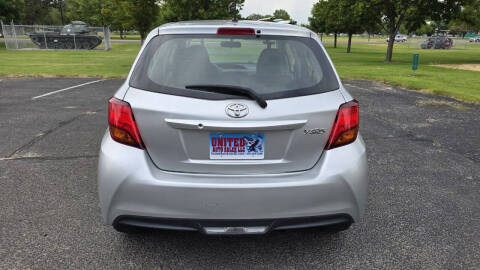 2015 Toyota Yaris 5-Door LE