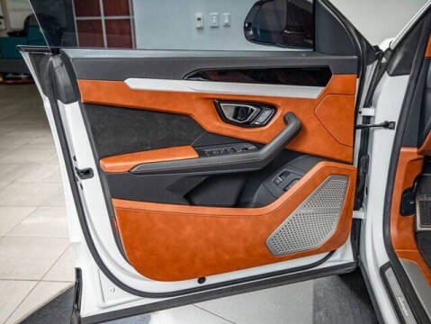 2022 Lamborghini Urus