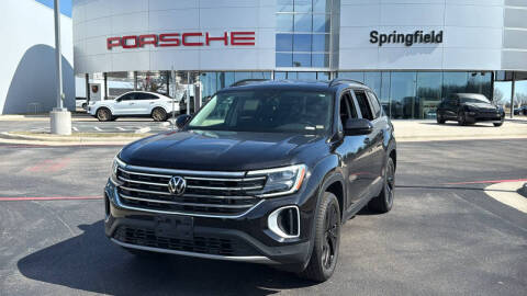 2024 Volkswagen Atlas for sale at Napleton Autowerks in Springfield MO