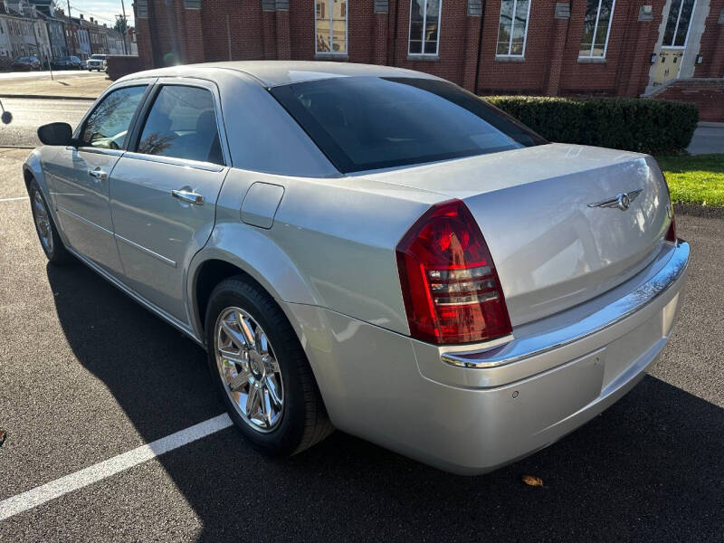2005 Chrysler 300 C
