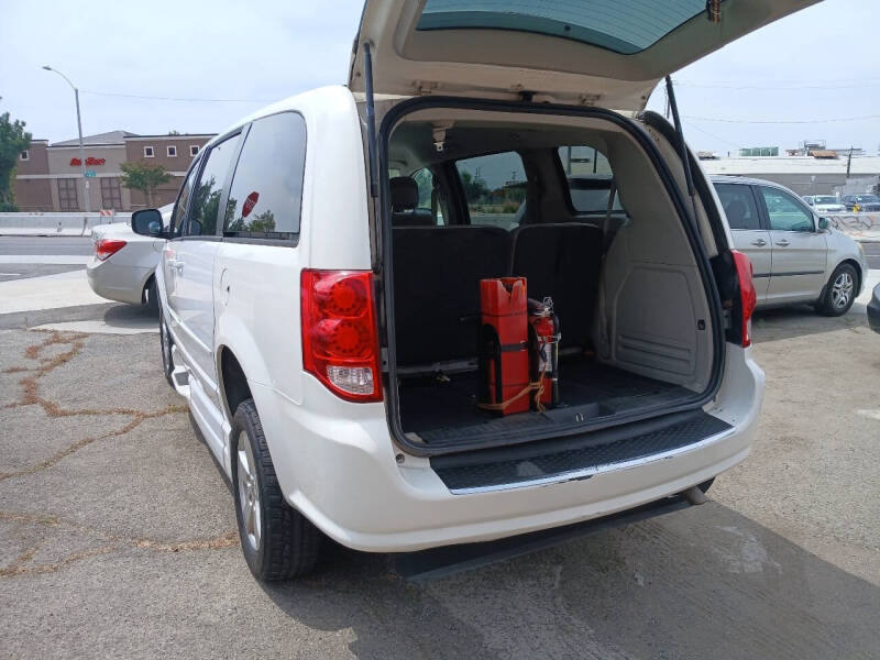 2013 Dodge Grand Caravan SE