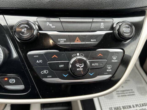 2017 Chrysler Pacifica Touring-L Plus