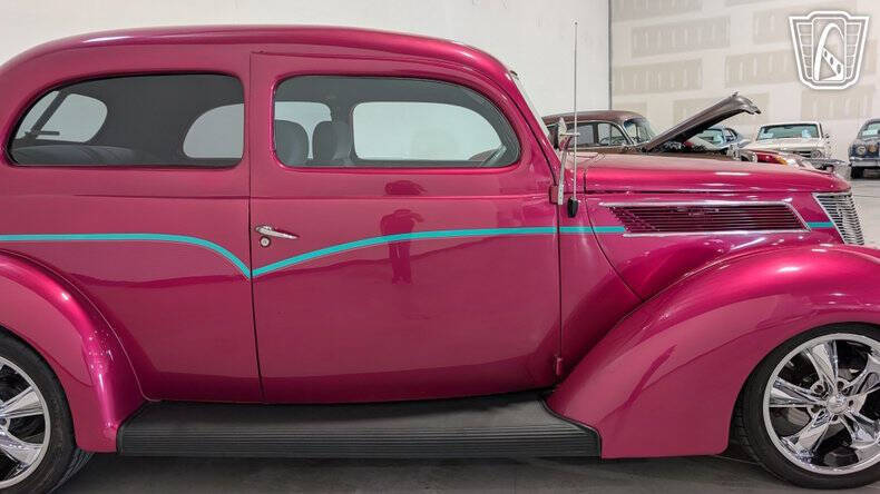 1937 Ford Tudor