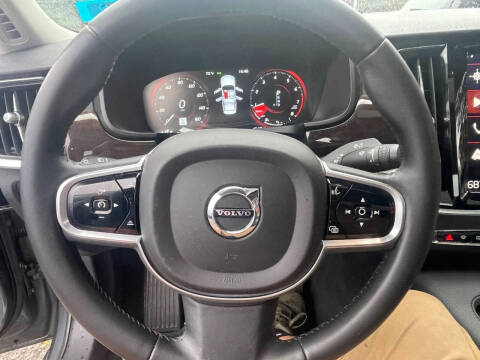 2017 Volvo S90 T5 Momentum