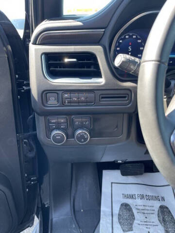 2023 Chevrolet Suburban RST