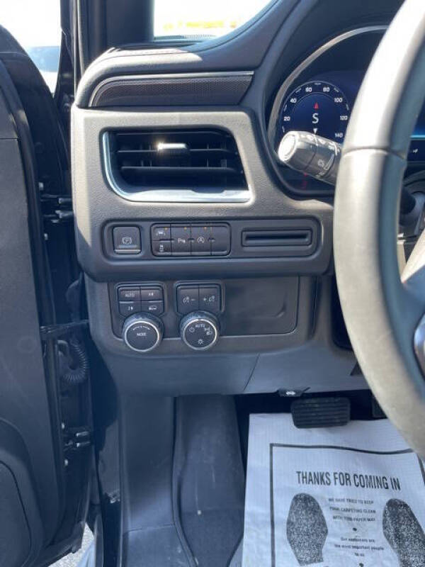 2023 Chevrolet Suburban RST