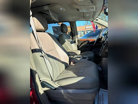 2016 Chrysler Town and Country Touring