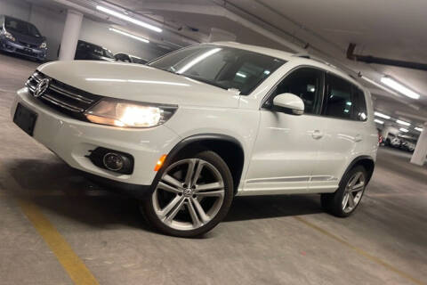 2016 Volkswagen Tiguan for sale at AUTOSAVIN in Villa Park IL