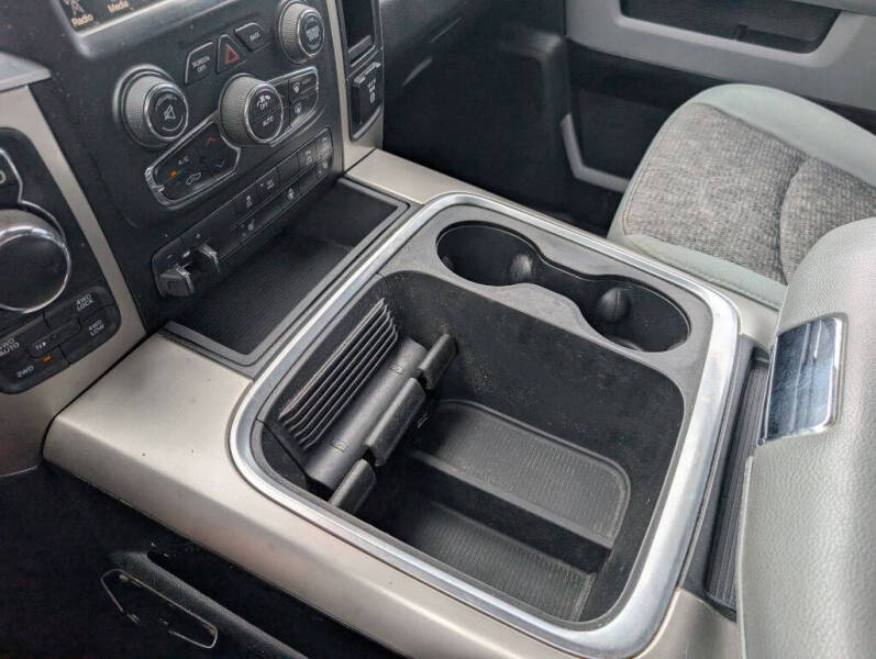2017 RAM 1500 SLT