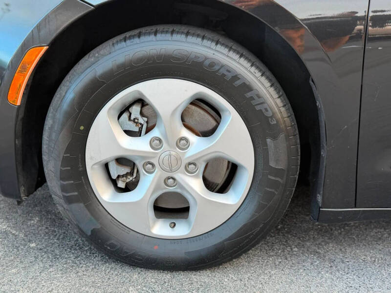 2017 Chrysler Pacifica Touring-L Plus