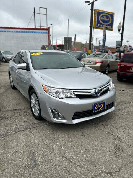 2012 Toyota Camry Hybrid for sale at AutoBank in Chicago IL