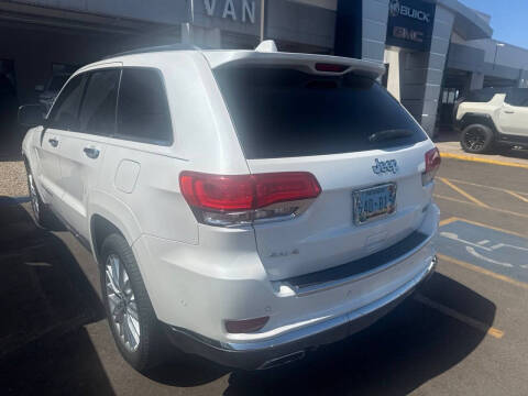 2017 Jeep Grand Cherokee Summit