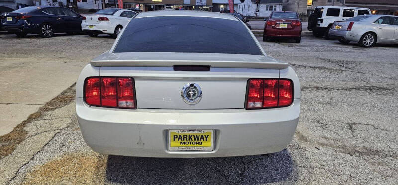 2007 Ford Mustang null photo 4