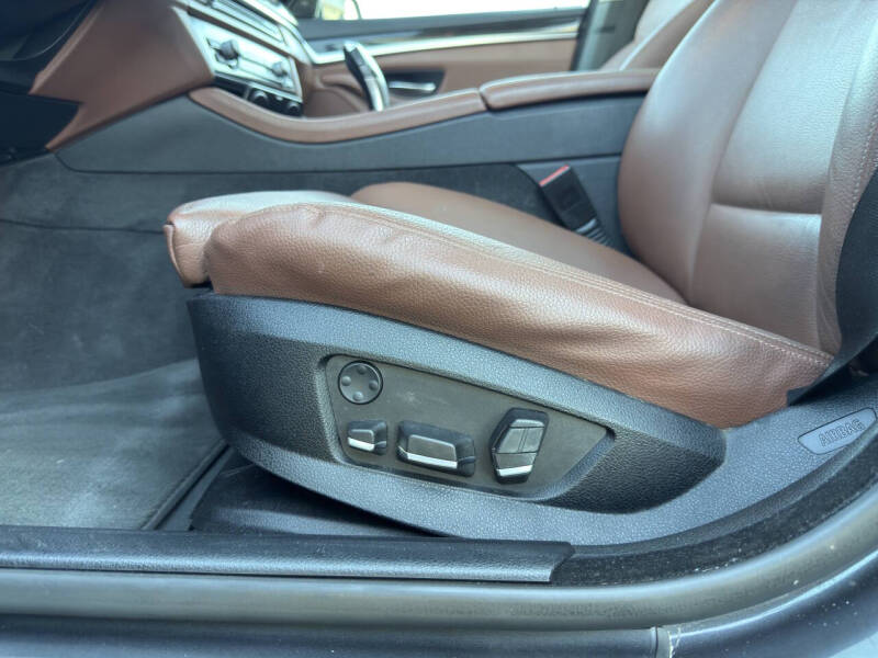 2011 BMW 5 Series 528i